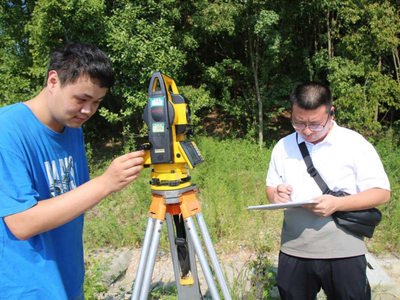 烈日下的測繪人——致敬為城市建設默默奉獻的測繪工作者